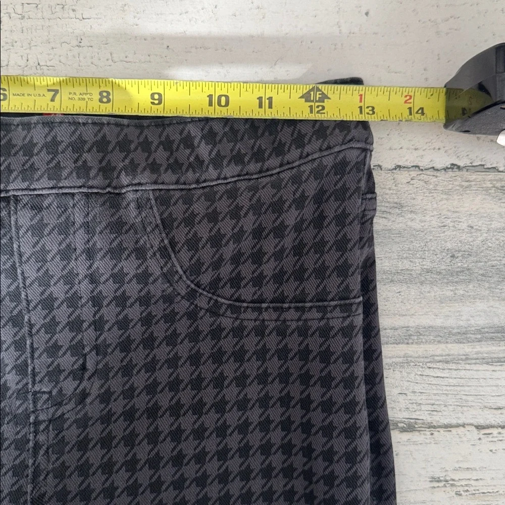SPANX Jeanish Houndstooth Jean-ish black‎ gray size Small Women’s Jean Leggings